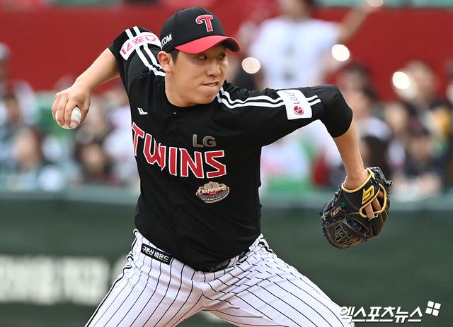 LG 투수 박명근은 3일 수원 KT위즈파크에서 열린 '2025 신한 SOL Bank KBO 리그' KT와 시즌 두 번째 맞대결에서 구원 등판했다. 최종 성적 1⅓이닝 무실점으로 5-1 팀 승리를 지켜 시즌 첫 세이브를 챙겼다. 엑스포츠뉴스 DB