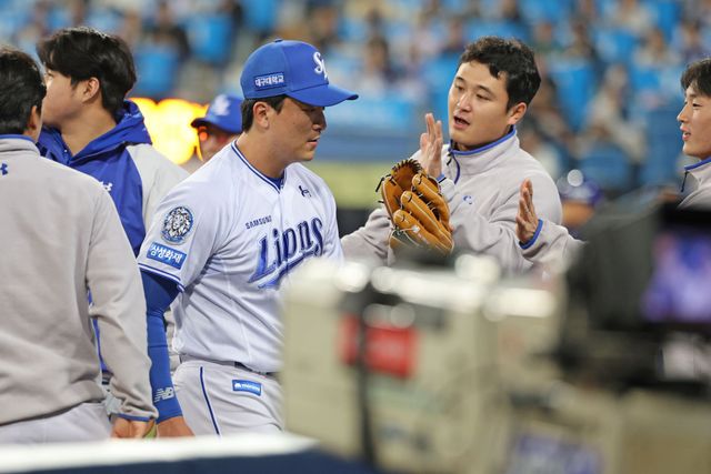 박진만 감독이 이끄는 삼성 라이온즈는 3일 대구삼성라이온즈파크에서 2025 신한 SOL Bank KBO리그 한화 이글스와의 홈경기를 치른다. 이날 경기를 앞두고 삼성은 투수 이재희의 엔트리를 말소, 이승민을 콜업했다. 삼성 라이온즈