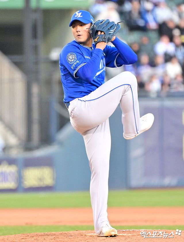 삼성 라이온즈 신인 좌완 배찬승이 개막 초반부터 인상적인 투구를 선보이면서 신인왕 유력 후보로 부상하는 분위기다. 팀 선배 원태인도 배찬승의 구위를 칭찬하면서 조금 더 공격적인 투구를 주문했다. 엑스포츠뉴스 DB