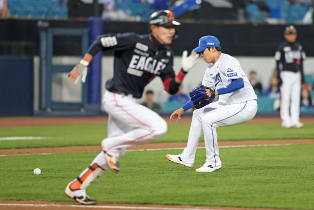 4일 대구삼성라이온즈파크에서 열린 2025 신한 SOL Bank KBO리그 한화 이글스와 삼성 라이온즈의 경기, 삼성이 완승을 거뒀다. 삼성 선발 원태인은 7이닝 무실점으로 호투를 펼쳤다. 삼성 라이온즈