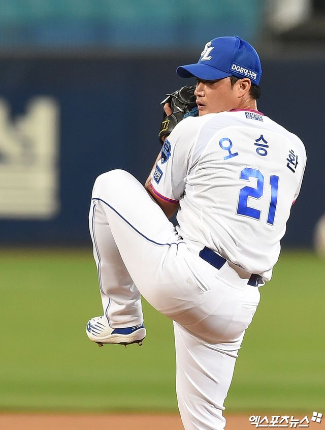 삼성 라이온즈 투수 오승환이 5일 경산볼파크에서 열린 2025 메디힐 KBO 퓨처스리그 롯데 자이언츠와의 홈경기에 선발 등판해 1이닝 5피안타 무사사구 1탈삼진 4실점을 기록했다. 엑스포츠뉴스 DB