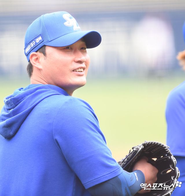 삼성 라이온즈 투수 오승환이 5일 경산볼파크에서 열린 2025 메디힐 KBO 퓨처스리그 롯데 자이언츠와의 홈경기에 선발 등판해 1이닝 5피안타 무사사구 1탈삼진 4실점을 기록했다. 엑스포츠뉴스 DB