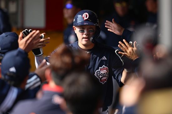 두산 베어스 내야수 양석환이 6일 사직 롯데전 8회 초 팀 일요일 17연패를 끊는 결승 투런포를 쏘아 올렸다. 두산 베어스