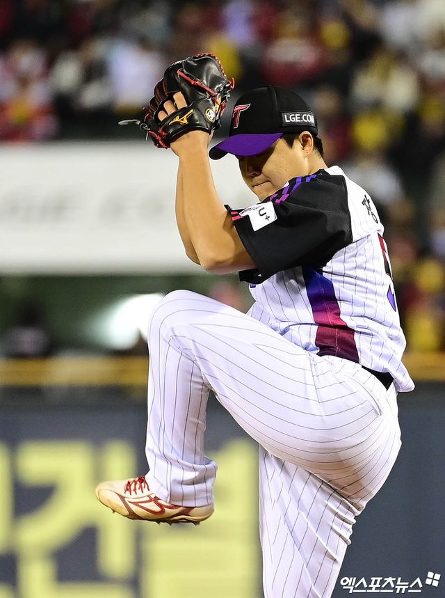 LG 투수 장현식은 6일 잠실구장에서 열린 '2025 신한 SOL Bank KBO 리그' KIA와 정규시즌 2차전에서 구원 등판했다. 9회초 공격을 깔끔하게 막아내며 1이닝 무실점을 기록했다. 지난 4일 부상 복귀 후 제 궤도에 오른 듯 빼어난 투구를 선보이고 있다. 엑스포츠뉴스 DB