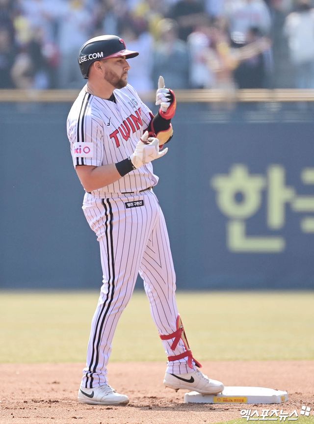LG 내야수 오스틴은 6일 잠실구장에서 열린 '2025 신한 SOL Bank KBO 리그' KIA와 정규시즌 2차전에서 3번타자 1루수로 선발 출전했다. 7회말 희생플라이로 타점을 추가해 KO 펀치를 날렸다. 엑스포츠뉴스 DB