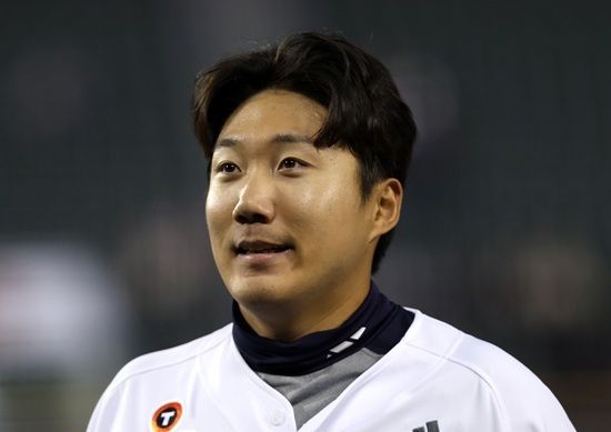 두산 베어스 외야수 추재현이 6일 사직 롯데전에서 4안타 맹타를 휘두르면서 친정팀을 울렸다. 두산 베어스