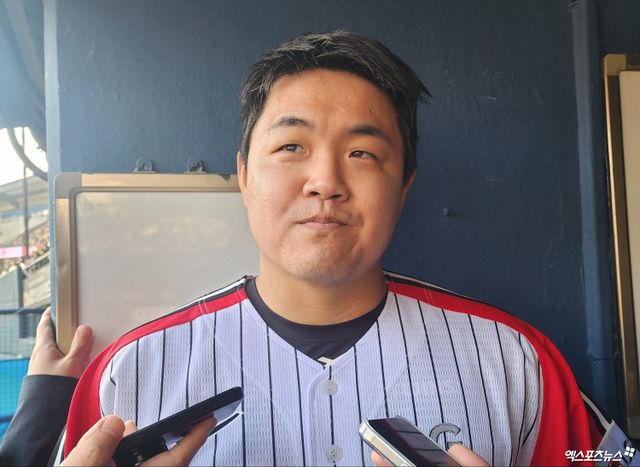 LG 투수 장현식은 6일 잠실구장에서 열린 '2025 신한 SOL Bank KBO 리그' KIA와 정규시즌 2차전에서 구원 등판했다. 9회초 공격을 깔끔하게 막아내며 1이닝 무실점을 기록했다. 지난 4일 부상 복귀 후 제 궤도에 오른 듯 빼어난 투구를 선보이고 있다. 잠실, 박정현 기자