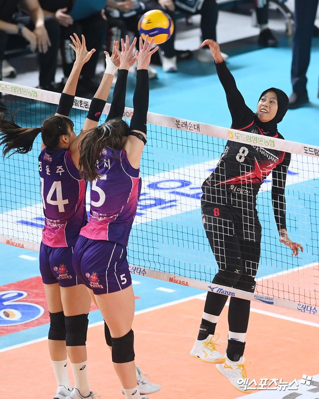 정관장 메가가 6일 대전 충무체육관에서 열린 V리그 여자부 챔피언결정전 4차전 흥국생명과의 경기에서 공격하고 있다. 엑스포츠뉴스 대전, 고아라 기자