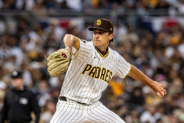 샌디에이고 파드리스 좌완투수 카일 하트가 7일 미국 일리노이주 시카고의 리글리필드에서 열린 2025 미국프로야구 메이저리그 시카고 컵스와의 홈경기에 선발 등판해 ⅔이닝 2피안타 4볼넷 5실점을 기록했다. AP 연합뉴스