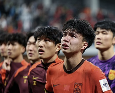 중국 U-17 축구 대표팀이 4일(한국시간) 사우디아라비아 타이프에 있는 킹파흐드 스포츠 시티 스타디움에서 열린 사우디아라비아와의 2025 아시아축구연맹(AFC) U-17 아시안컵 A조 첫 경기에서 1-2로 패했다. 연합뉴스