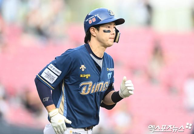 NC 외야수 박건우는 지난 6일 고척 스카이돔에서 열린 '2025 신한 SOL Bank KBO 리그' 키움과 정규시즌 세 번째 맞대결에서 5번타자 중견수로 선발 출전했다. 안타와 볼넷으로 3출루 경기를 펼쳐 공격에 활력을 불어넣던 중 왼쪽 햄스트링을 다쳐 교체됐다. 8일 병원 검진에 들어갈 예정이다. 엑스포츠뉴스 DB