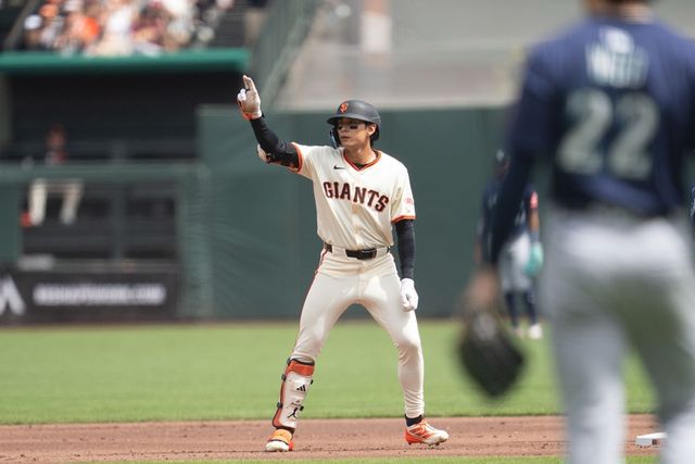 샌프란시스코 외야수 이정후는 7일(한국시간) 오라클파크에서 열린 '2025 메이저리그' 시애틀전에서 3번타자 중견수로 선발 출전했다. 이날 2루타 한 방을 포함해 멀티히트로 활약해 5-4 팀 승리에 보탬이 됐다. 시즌 타율은 종전 0.321에서 0.344로 상승했다. 연합뉴스 REUTERS