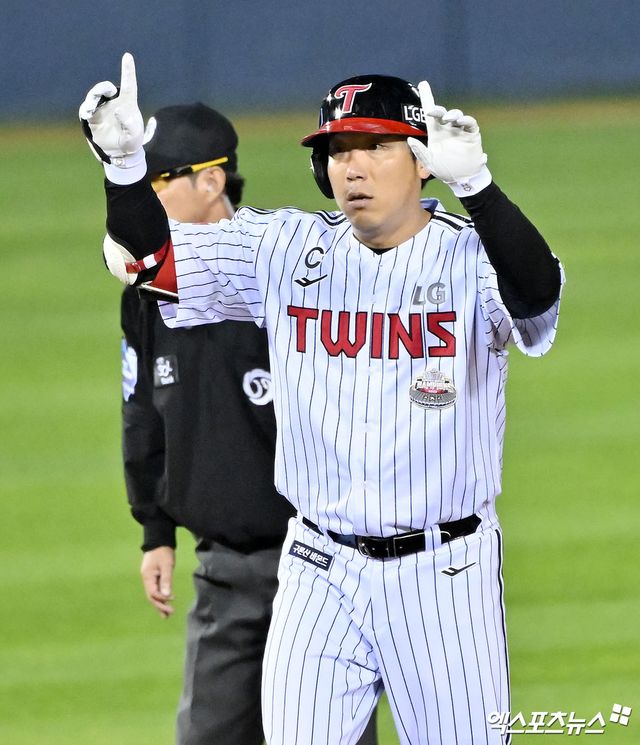 LG 외야수 김현수는 올 시즌 초반 맹타를 휘두르고 있다. 특히 득점권에서 결과물을 만들며 리그 선두인 팀에 활력을 불어넣고 있다. 엑스포츠뉴스 DB