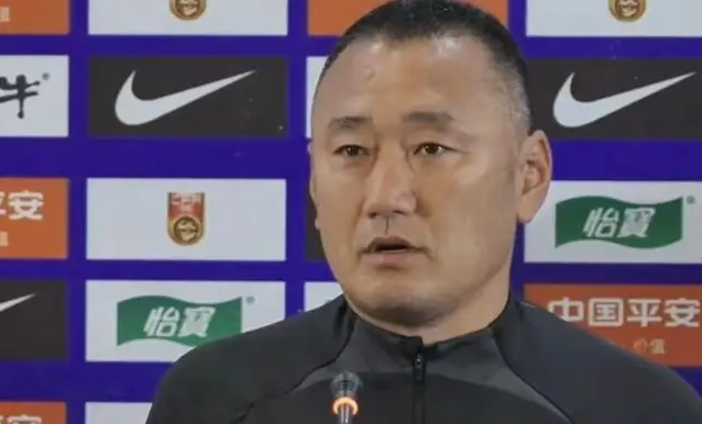 중국 U-17 축구 대표팀이 4일(한국시간) 사우디아라비아 타이프에 있는 킹파흐드 스포츠 시티 스타디움에서 열린 사우디아라비아와의 2025 아시아축구연맹(AFC) U-17 아시안컵 A조 첫 경기에서 1-2로 패했다. 연합뉴스