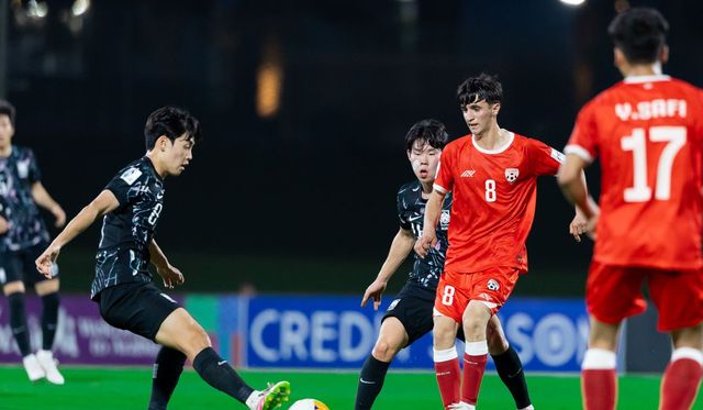 백기태 감독이 이끄는 한국 U-17 축구 국가대표팀이 7일(한국시간) 사우디아라비아 제다에 있는 킹 압둘라 스포츠 시티 홀 스타디움에서 열린 아프가니스탄과의 2025 아시아축구연맹(AFC) U-17 아시안컵 C조 2차전에서 여섯 골을 폭발시키며 대승을 거뒀다.&nbsp;AFC