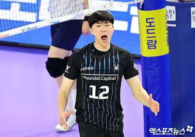 현대캐피탈 아웃사이드 히터 전광인이 올해 챔피언결정전 경기에 출전해 포효하고 있다. 엑스포츠뉴스 DB