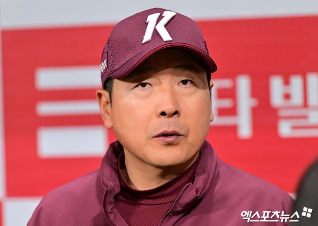 28일 오후 서울 구로구 고척스카이돔에서 열리는 '2025 신한 SOL Bank KBO리그' SSG 랜더스와 키움 히어로즈의 경기, 키움 홍원기 감독이 취재진과 대화를 나누고 있다. 엑스포츠뉴스DB