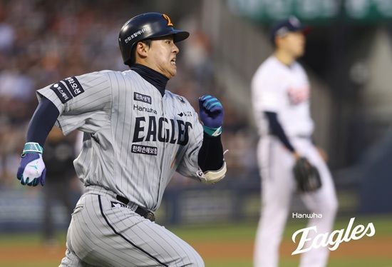 한화 이글스가 지난 8일 잠실 두산전에서 1회 초 노시환의 선제 3점 홈런으로 만든 리드를 지키지 못한 채 연장 11회 말 끝내기 패배를 당했다. 퓨처스리그에서 가장 뛰어난 타격감을 선보인 내야수 하주석은 1군 등록 첫날 대타로도 기회를 받지 못했다. 한화 이글스