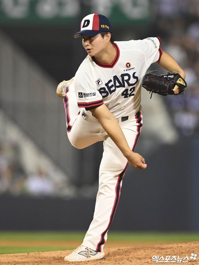 지난해 어깨 부상으로 긴 재활 시간을 보냈던 두산 베어스 투수 최지강이 8일 잠실 한화전을 앞두고 1군 엔트리에 등록됐다. 엑스포츠뉴스 DB
