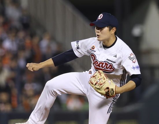 두산 베어스 투수 김택연이 지난 8일 잠실 한화전에서 2이닝 22구 퍼펙트 피칭으로 팀 승리에 힘을 보탰다. 두산 베어스