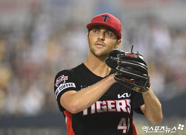 KIA 투수 네일은 9일 사직구장에서 열린 '2025 신한 SOL Bank KBO 리그' 롯데와 정규시즌 두 번째 맞대결에서 선발 등판했다. 무실점 행진이 4경기 36⅔이닝에서 깨졌지만, 7이닝 1실점 완벽한 투구로 상대 타선을 압도했다. 엑스포츠뉴스 DB