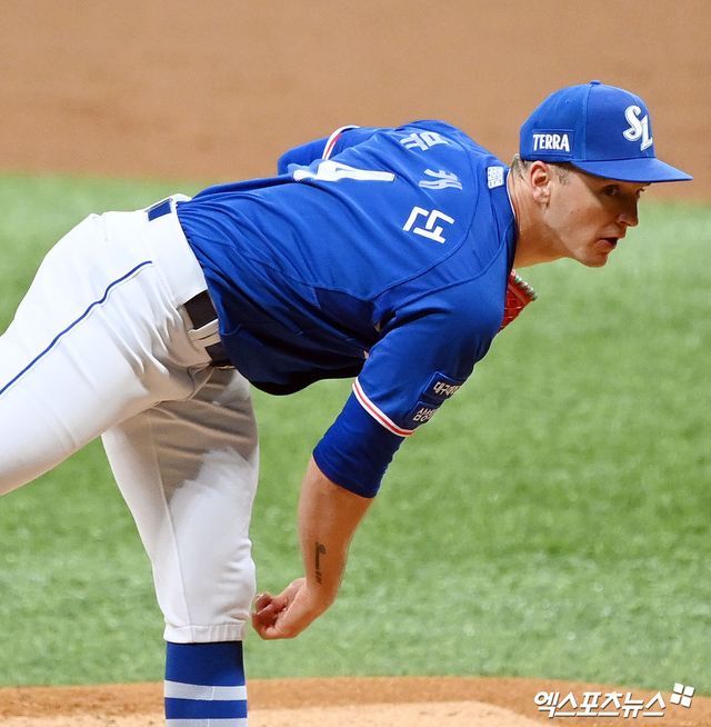 6일 오후 서울 구로구 고척스카이돔에서 열린 '2021 신한은행 SOL KBO리그' 삼성 라이온즈와 키움 히어로즈의 경기, 1회말 삼성 선발투수 뷰캐넌이 공을 힘차게 던지고 있다. 엑스포츠뉴스 DB