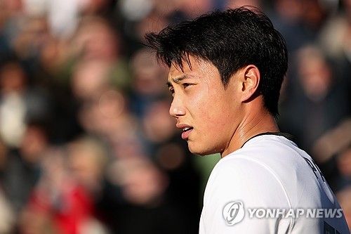 버밍엄 시티가 1일(한국시간) 영국 블랙풀에 있는 블룸필드 로드에서 열린 블랙풀과의 2024-2025시즌 리그1(3부) 45라운드 원정 경기에서 2-0으로 승리했다.&nbsp;버밍엄은 이날 승리로 승점 108점(33승9무3패)이 됐다. 2위 렉섬(승점89)과의 격차는 무려 19점 차다.연합뉴스