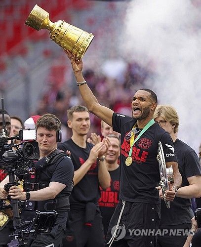 스카이스포츠 독일이 10일(한국시간) 독점 보도를 통해 바이에른 뮌헨이 요나단 타와 구체적인 협상을 진행하고 있다고 전했다.&nbsp;연합뉴스