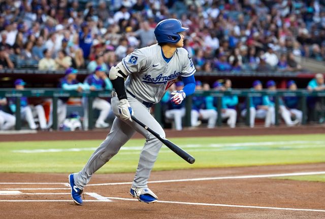 다저스 투타 겸업 스타 오타니는 10일(한국시간) 체이스필드에서 열린 '2025 메이저리그' 애리조나전에서 1번 지명타자로 선발 출전했다. 9회초 결승 홈런포에 이어 4타점을 기록해 팀 승리에 혁혁한 공을 세웠다. 연합뉴스 REUTERS