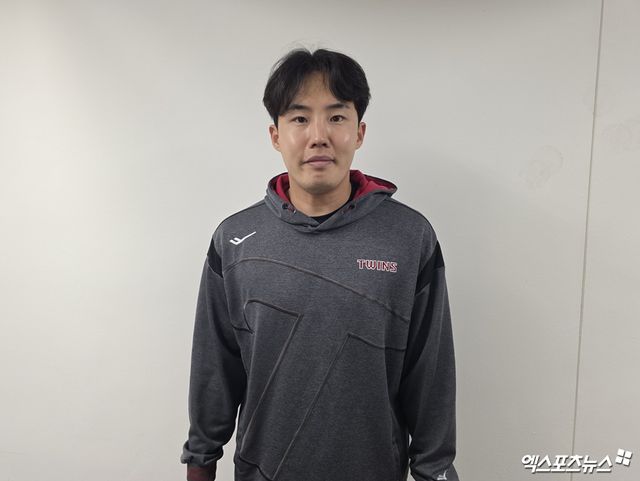 LG 트윈스 임찬규가 10일 대구 삼성 라이온즈전에서 호투 후 기념촬영하고 있다. 엑스포츠뉴스 대구, 최원영 기자