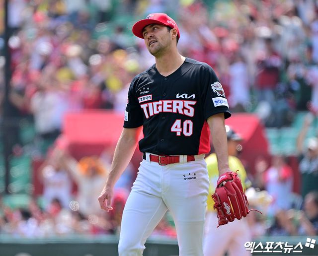 11일 오후 인천SSG랜더스필드에서 열린 '2025 신한 SOL Bank KBO리그' KIA 타이거즈와 SSG 랜더스의 경기, 2회말 2사 2,3루 KIA 네일이 SSG 조형우에게 2타점 적시타를 허용한 후 아쉬워하고 있다. 문학, 김한준 기자