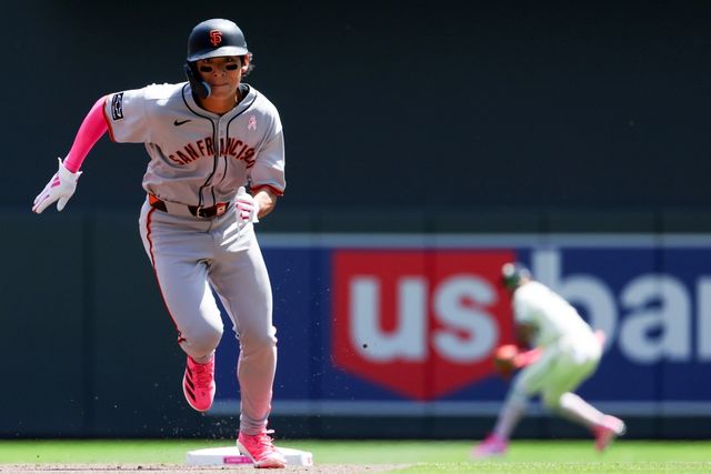 샌프란시스코 자이언츠 외야수 이정후가 12일 미국 미네소타주 미니애폴리스의 타깃 필드에서 열린 2025 미국프로야구 메이저리그(MLB) 미네소타 트윈스와의 원정경기에 3번 지명타자로 선발 출전해 4타수 1안타 1타점 1득점을 기록했다. 이정후의 시즌 타율은 0.287에서 0.286으로 소폭 하락했다. AP 연합뉴스