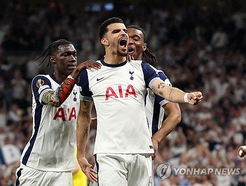 케인이 11일(한국시간) 뮌헨 소식을 전하는 '바이에른 앤 저머니'에 따르면 친정팀인 토트넘 홋스퍼의 유럽축구연맹(UEFA) 유로파리그 결승 진출에 축하를 건내며 우승을 기원했다.&nbsp;연합뉴스
