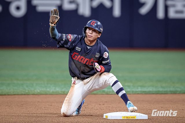 롯데 외야수 장두성(사진)은 콘택트 능력을 끌어올려 롯데 외야에 활력을 불어넣고 있다. 황성빈이 부상 이탈한 만큼 그 공백을 채워줄지도 많은 관심이 쏠린다. 롯데 자이언츠