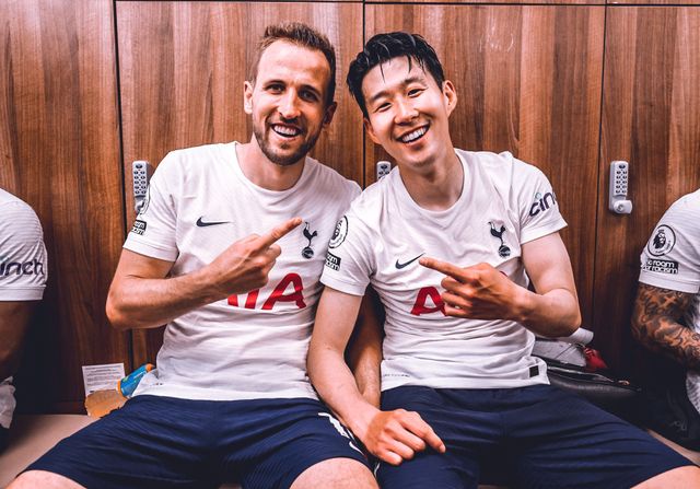 케인이 11일(한국시간) 뮌헨 소식을 전하는 '바이에른 앤 저머니'에 따르면 친정팀인 토트넘 홋스퍼의 유럽축구연맹(UEFA) 유로파리그 결승 진출에 축하를 건내며 우승을 기원했다.&nbsp;토트넘