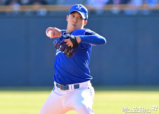 삼성 라이온즈 원태인이 경기에 선발 등판해 역투하고 있다. 엑스포츠뉴스 DB