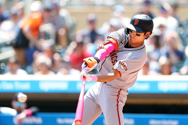 미국 메이저리그 샌프란시스코의 이정후가 13일(한국시간) 미국 캘리포니아주 샌프란시스코의 오라클 파크에서 열린 2025 메이저리그 애리조나 다이아몬드백스와 홈 경기에서 빅리그 데뷔 후 처음으로 4번타자로 출전, 4타수 1안타를 기록했다. 사진 연합뉴스