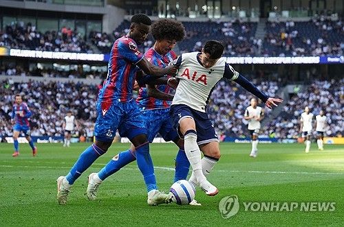 안지 포스테코글루 감독이 12일(한국시간) 영국 런던에 있는 토트넘 훈련장 토트넘 홋스퍼 웨이에서 진행된 유럽축구연맹(UEFA) 유로파리그 결승전 미디어 데이 기자회견에서 손흥민이 결승전에 출전하는 것이 목표라고 말했다.&nbsp; 손흥민은 지난 주말 크리스탈 팰리스와의 2024-2025시즌 프리미어리그 36라운드 홈 경기에 교체 출전하며 부상에서 돌아왔다.&nbsp;연합뉴스