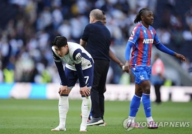 토트넘 홋스퍼는 14일(한국시간) 구단 공식 홈페이지를 통해 데얀 쿨루셉스키가 오른쪽 슬개골 부상을 당해 수술을 받았다고 발표했다. 토트넘 핵심 미드필더 쿨루셉스키는 지난 11일 크리스털 팰리스와의 2024-25시즌 프리미어리그 36라운드 홈경기에서 부상을 입어 수술대에 올랐다. 슬개골 부상으로 인해 쿨루셉스키는 다가오는 맨체스터 유나이티드와의 유럽축구연맹(UEFA) 유로파리그 결승전에 출전하지 못하게 됐다. 연합뉴스