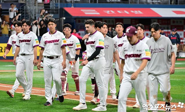 키움 외야수은 KBO리그 10개 구단 중 유일하게 외국인 타자 두 명을 활용한다. 공격력 증대를 꿈꿨으나 푸이그와 카디네스의 부진이 길어지며 타선 침체가 길어지고 있다. 엑스포츠뉴스 DB