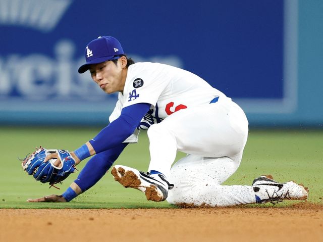 LA 다저스 김혜성이 17일 미국 캘리포니아주 로스앤젤레스의 다저스타디움에서 열리는 2025 미국프로야구 메이저리그 LA 에인절스와의 홈경기에 9번타자 겸 2루수로 선발 출전한다. 15일, 16일 애슬레틱스전에서 맹활약한 김혜성은 17일 경기에서 3경기 연속 안타를 바라본다. AFP 연합뉴스