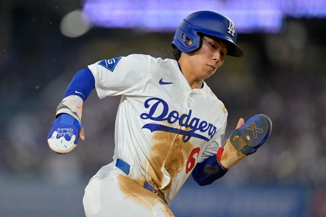 LA 다저스 김혜성이 17일 미국 캘리포니아주 로스앤젤레스의 다저스타디움에서 열린 2025 미국프로야구 메이저리그(MLB) LA 에인절스와의 홈경기에 9번타자 겸 2루수로 선발 출전해 3타수 2안타를 기록했다. REUTERS 연합뉴스