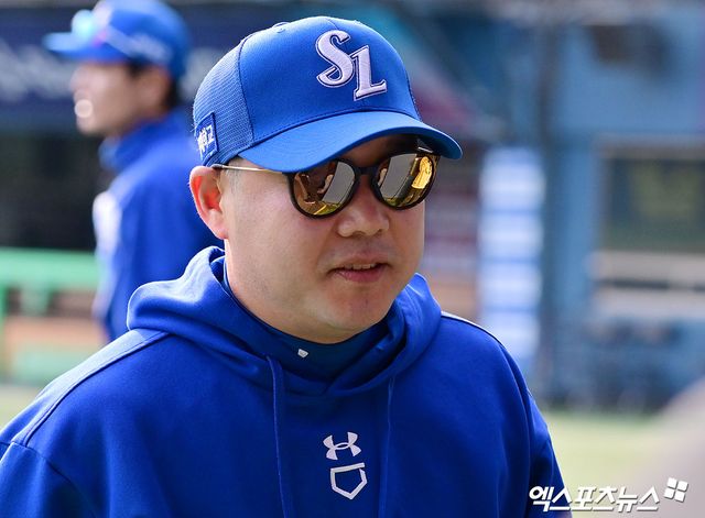 박진만 감독이 이끄는 삼성 라이온즈가 17일 부산 사직야구장에서 2025 신한 SOL Bank KBO리그 롯데 자이언츠와 더블헤더 1, 2차전을 치른다. 사진 엑스포츠뉴스 DB