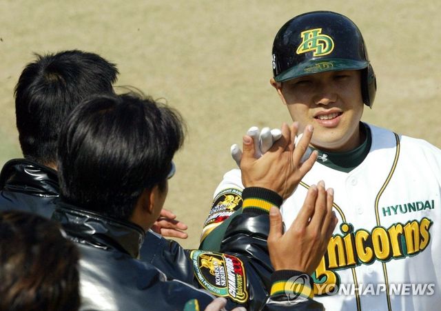 현역 시절 현대 유니콘스에서 1996년부터 2004년까지 뛰었던 박진만 삼성 라이온즈 감독. 사진 연합뉴스