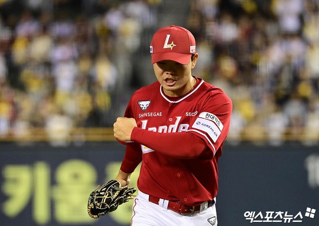  2일 오후 서울 잠실야구장에서 열린 '2025 신한 SOL Bank KBO리그' SSG 랜더스와 LG 트윈스의 경기, 7회말 종료 후 SSG 박시후가 기뻐하고 있다. 잠실, 박지영 기자