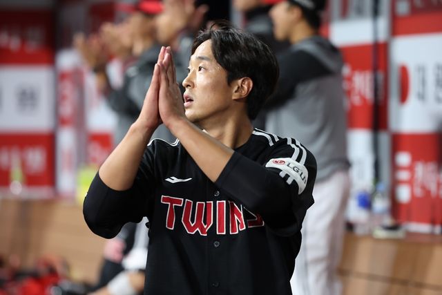 LG 외야수 송찬의는 20일 사직구장에서 열린 '2025 신한 SOL Bank KBO 리그' 롯데와 주중 3연전 첫 번째 경기에서 6번타자 우익수로 선발 출전했다. 2회초 생애 첫 만루 홈런을 터트리는 등 6타점으로 공격에 활력을 불어넣었다. LG 트윈스