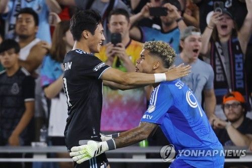 스웨덴 매체 '스포르트블라데트'가 19일(한국시간) 스웨덴 명문 구단 말뫼가 루턴 타운 중앙수비수 마즈 안데르센과 함께 미네소타 유나이티드 공격수 정상빈을 주시하고 있다고 보도했다.&nbsp;연합뉴스