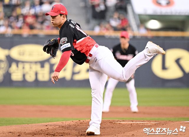 KIA 타이거즈 좌완 영건 윤영철이 20일 수원 KT위즈파크에서 열리는 2025 신한 SOL Bank KBO리그 KT 위즈와 팀 간 4차전에 선발투수로 나선다. 사진 엑스포츠뉴스 DB