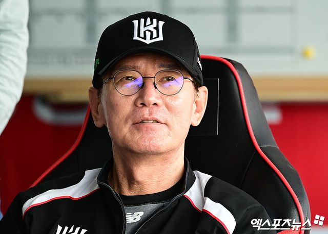 이강철 KT 위즈 감독이 20일 수원 KT위즈파크에서 열리는 2025 신한 SOL Bank KBO리그 KIA 타이거즈와의 팀 간 4차전에 앞서 취재진과 인터뷰를 진행했다. 사진 박지영 기자