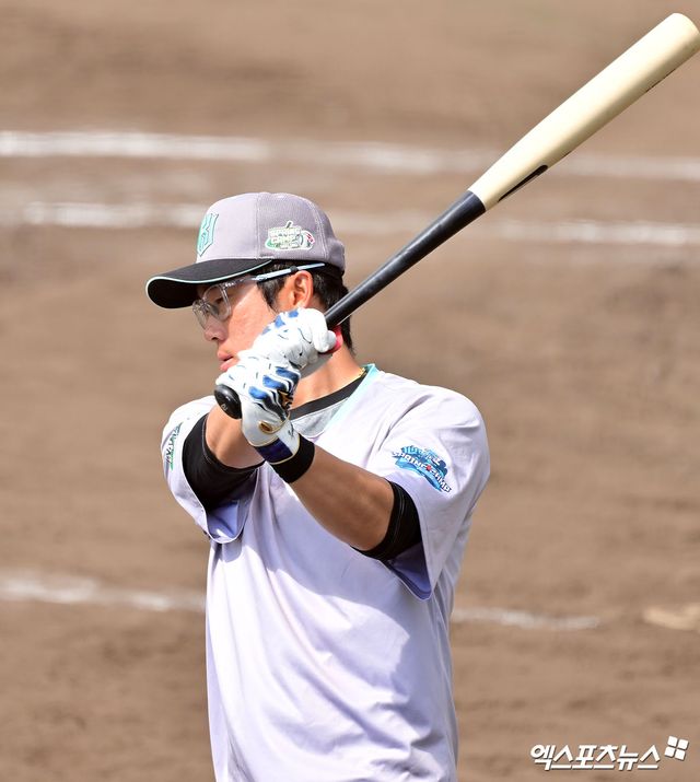 햄스트링 부상으로 지난달 28일 1군 엔트리에서 말소됐던 KT 위즈 베테랑 내야수 허경민이 20일 KIA 타이거즈 2군과의 퓨처스리그 경기에 출전, 실전 감각 회복 단계에 돌입했다. 사진 엑스포츠뉴스 DB
